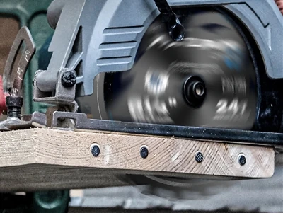 Was hat Blade am besten zum Schneiden von Holz geeignet?